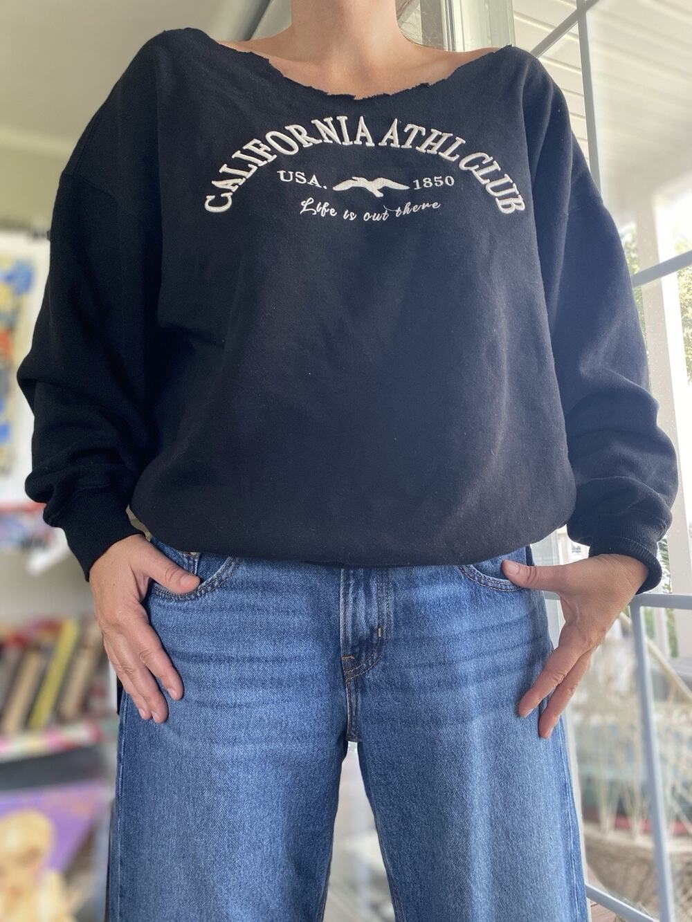Hollister Co. Black Vintage Crew Neck Distressed Sweatshirt M